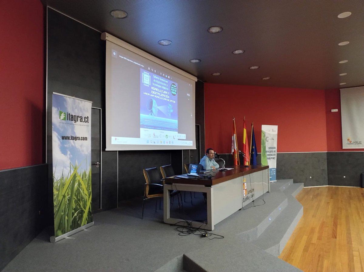 ITAGRACT's tweet photo. Hoy ha dado comienzo la primera jornada de los talleres de digitalización y nuevas tecnologías:
𝘼𝙂𝙍𝙄𝘾𝙐𝙇𝙏𝙐𝙍𝘼 𝙔 𝘿𝙄𝙂𝙄𝙏𝘼𝙇𝙄𝙕𝘼𝘾𝙄Ó𝙉. 𝙃𝙖𝙘𝙞𝙖 𝙪𝙣𝙖 𝙖𝙜𝙧𝙞𝙘𝙪𝙡𝙩𝙪𝙧𝙖 𝙙𝙚 𝙙𝙖𝙩𝙤𝙨 que tendrán lugar en el CIFP Viñalta Palencia los días 30 y 31 de enero https://t.co/tRuzwAAzEG