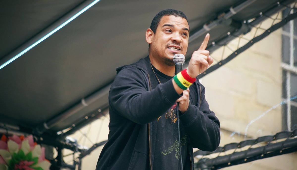📢 CALLING GLOBAL MAJORITY ARTISTS!

We're on the lookout for Global Majority musicians and visual artists for a new project that will provide creative, participatory sessions for refugee and asylum seekers in Kirklees.

Visit here 👉 bit.ly/3vQlgRj to find out more.