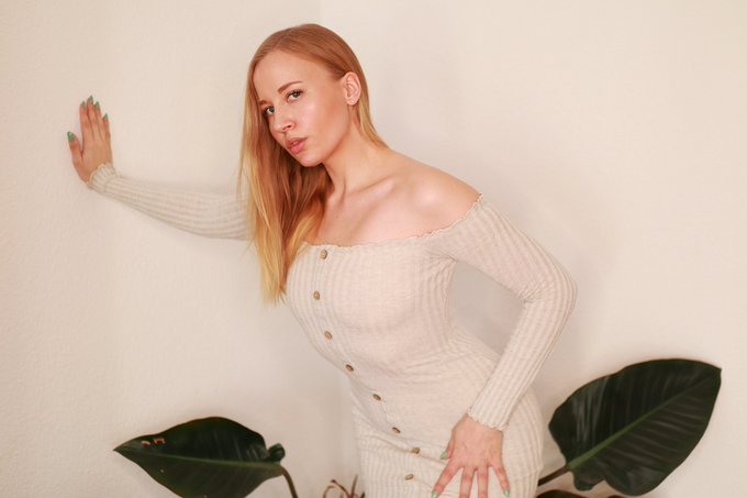 Gef&auml;llt dir mein Outfit? 💋 https://t.co/gNgfIPoLA7<a href="/tag/contentcreator"class="tags"><span>#contentcreator</span></a><a href="/tag/bestfanscreator"class="tags"><span>#bestfanscreator</span></a><a href="/tag/bestfansori"class="tags"><span>#bestfansori</span></a>
