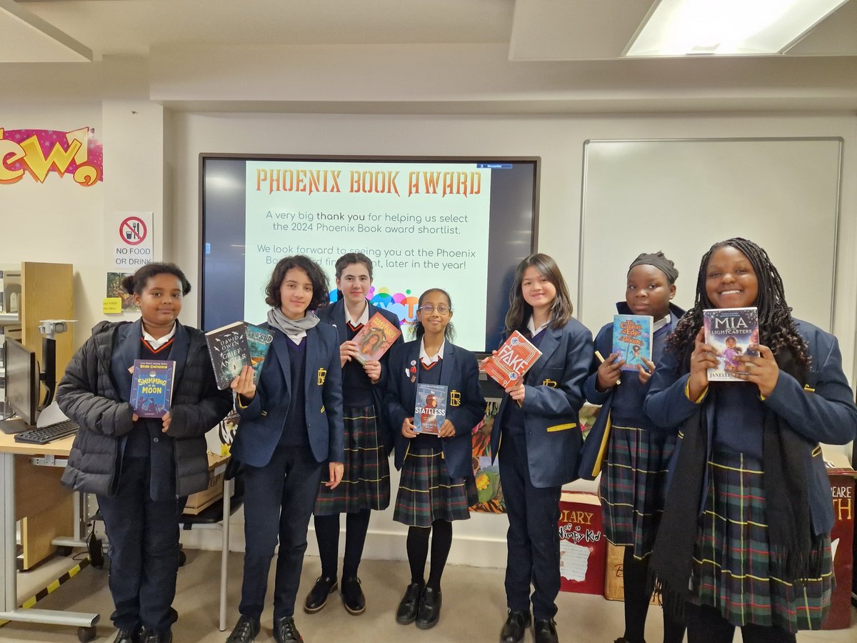 LaRetraiteSW12's tweet photo. ⁦@LaRetraiteSW12⁩ students voted ⁦@LambethPhoenix⁩ book club for the 4 titles they are going to read ⁦@RhianTracey⁩ ⁦@RachelWithAn_E⁩ ⁦@SimonFoxAuthor⁩ #literacy #skillsforlife https://t.co/hkpQXhb7Sf