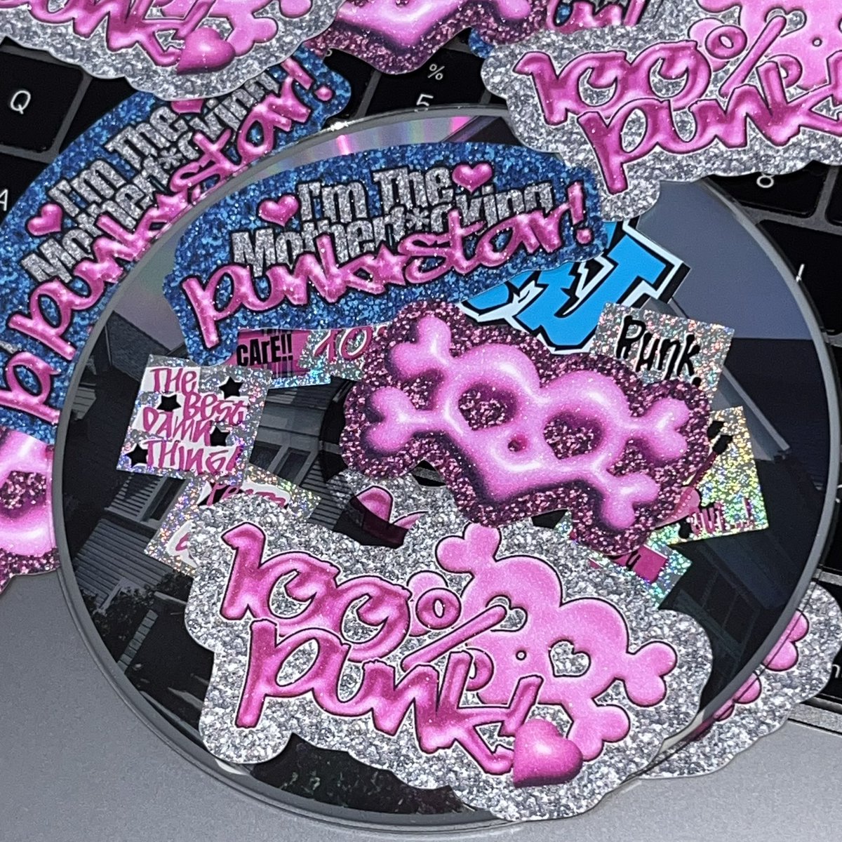 vee ★ p-land a38 tweet media