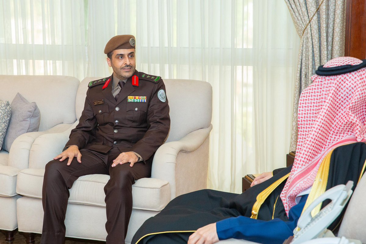 emara_sharqia's tweet photo. واطلع سمو نائب أمير المنطقة الشرقية على مهام القوات الخاصة للأمن البيئي، والدور الذي تقوم به في المنطقة من تثقيف للمجتمع بأهمية الحفاظ على البيئة، إضافة لضبط المخالفين وحماية الثروة الوطنية.

 وقدم العثمان شكره وامتنانه لسمو نائب أمير المنطقة الشرقية على متابعته لمهام القوات ودعمه وتوجيهاته.