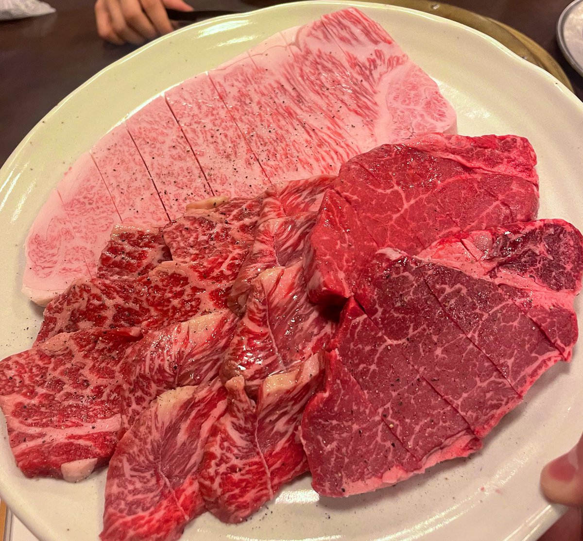 Angleryuu_66's tweet photo. 焼肉やでえー
肉はヘレやなあ、やっぱり！
うまい肉やあ https://t.co/Z5qcQqZkgo