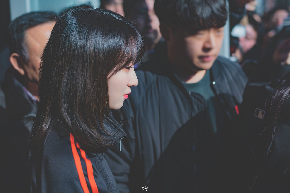 idonknowto0's tweet photo. 꺄아아 🥺 너무 조음 모두 지키려고 하는 최횾졍이랑 그 최횾졍만 지키면 되는 뱨유븬.. 뱨유븬은 누가 지켜줘? 꼭 이럴 때 최횾졍이 희생당해야 됨 지킬 사람이 없는 사람은 잃을 게 없자나요... https://t.co/lgdhUTwBtT