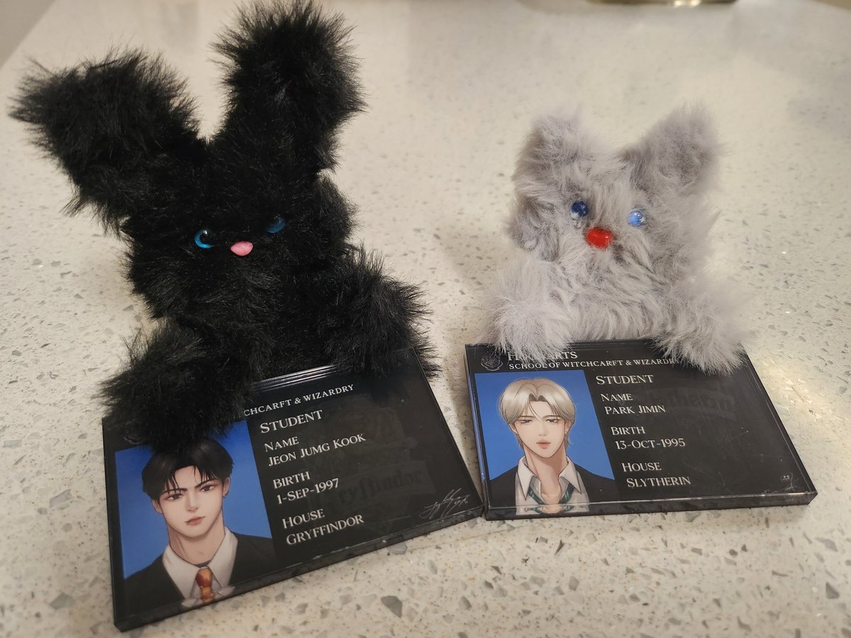 manwol_fullmoon's tweet photo. 𝙅𝙆 ♡ 𝙅𝙈
아끼고 아끼다가 오늘 덕죤 정리하면서 달꾸씨 인형과 레부씨 증사를 꺼내봤는데에!!! 
너무 귀여워서 눈물 흐르쟈나... https://t.co/fnI94Mokxt