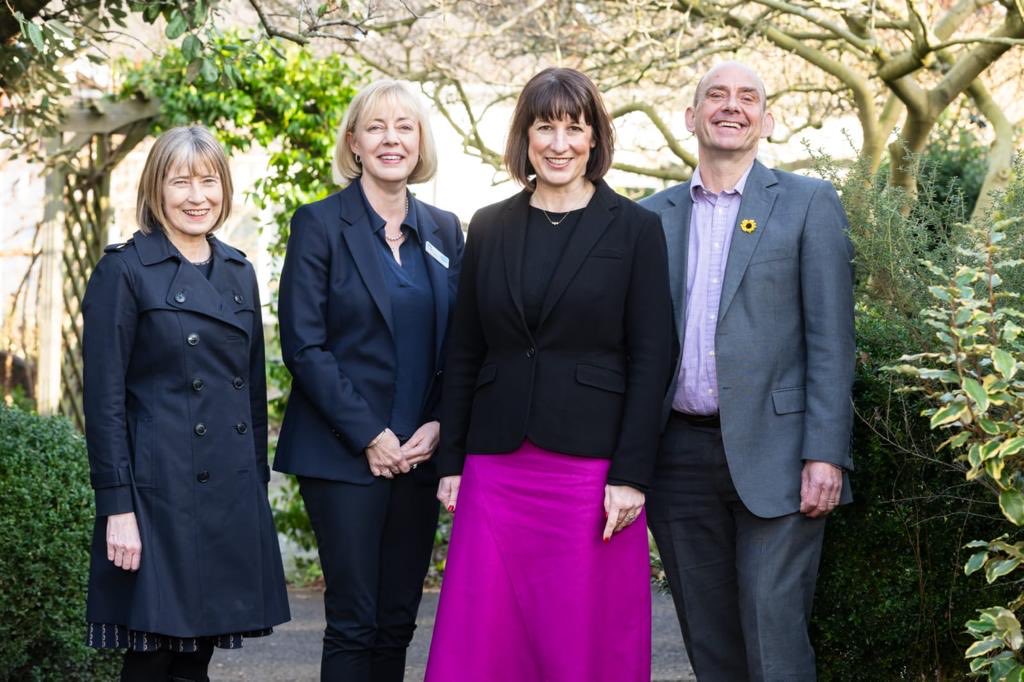 Great opportunity last week to meet Shadow Chancellor ⁦@RachelReevesMP⁩ and emphasise the importance of high quality, personalised, properly funded palliative care for all, together with colleagues from ⁦@Sue_Ryder⁩ & ⁦@hospiceuk⁩ ⁦⁦@stgemmashospice⁩