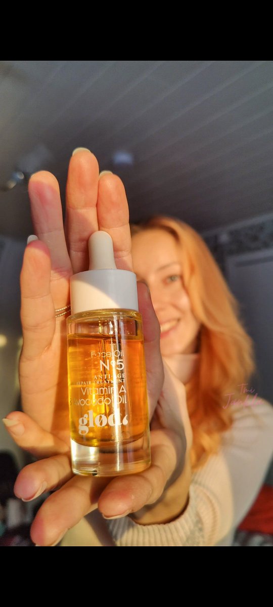 Shooted some UGC photos yesterday & managed to catch the most perfect natural golden hour lightning!🌞

Super happy with these!😍👌🏼

#ugcphoto #ugccommunity #skincare #faceoil