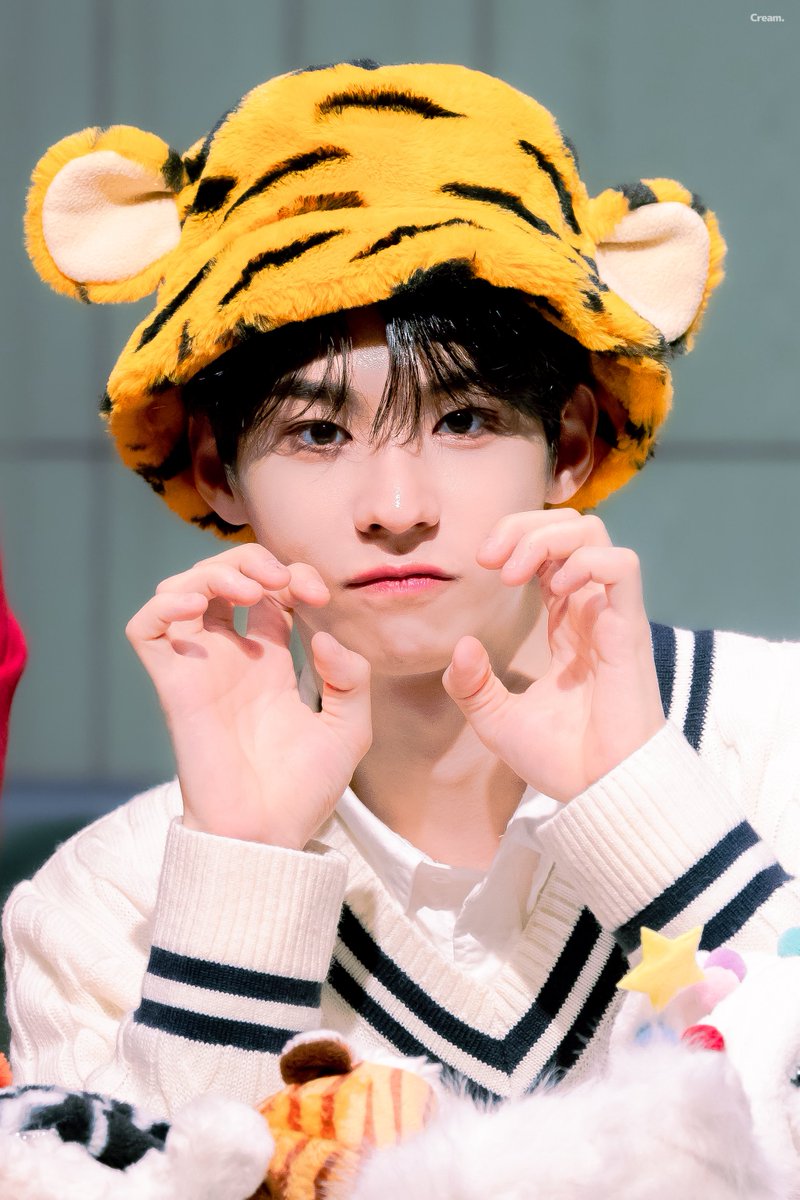 423cream's tweet photo. 240120 에버라인
🐯🤍 ̖́-
#화랑 #송재원 #HWARANG #ファラン
#템페스트 #TEMPEST https://t.co/xJezYv52R1