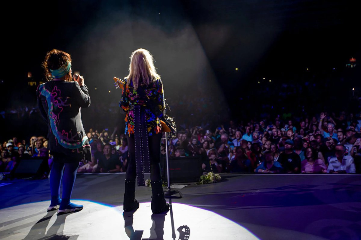 Rock royalty returns! @OfficialHeart's back after 5 years, hitting the road with @CheapTrick & Squeeze! #RoyalFlushTour #Heart #2024Tour #RockLegends

Get all the details ➡️ tinyurl.com/yuntsq36