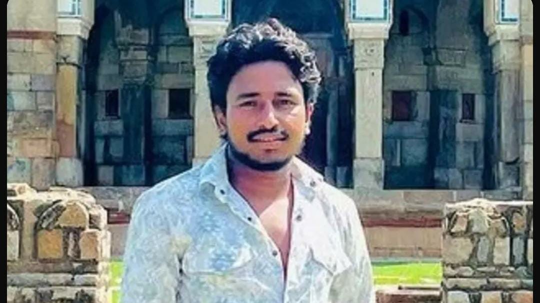 LokmatTimes_ngp's tweet photo. YouTuber Deepak Nagar was killed by his friends in Greater Noida. Reportedly, Nagar died after he was punched in the head &amp; beaten up. An FIR has been registered against 7 people.
.
.
#lokmattimes_ngp #YouTuber #DeepakNagar #lokmat #Noida #GreaterNoida https://t.co/pq3kmsPEBe