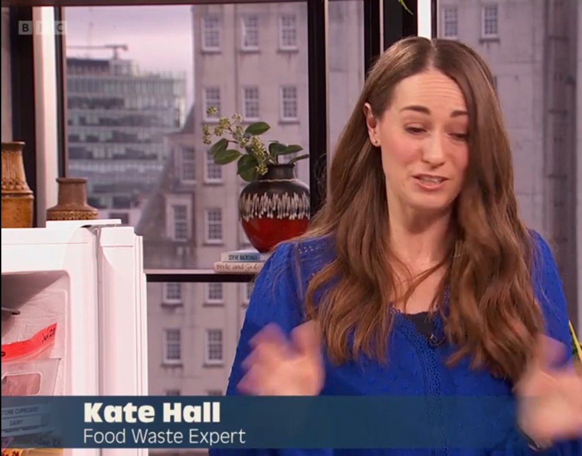 Hunter1_lj's tweet image. @BBCMorningLive My morning off had other  plans, then got distracted when I heard about #FreezerHacks. Need this  Thank you @TheFullFreezer. I must say,it did give me anxiety that my freezer didn't look like a filofax 😅  I recorded the info to share with my Family &amp;amp; Friends😅