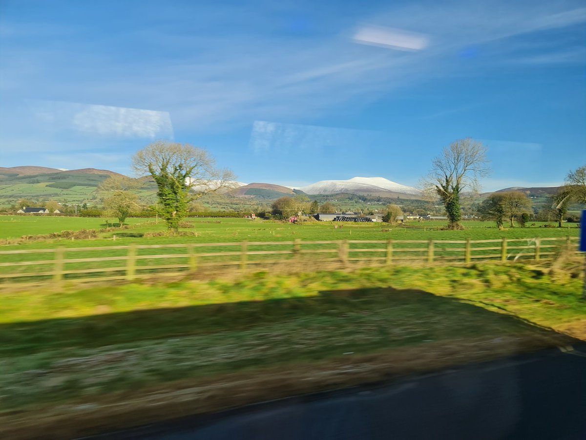 padraigosull's tweet photo. Took the @Aircoach to get to the @OireachtasNews in #Dublin this week. Great to get to see the scenery for a change, and snow on the #Galtee mountains. https://t.co/2sj0gRQw82