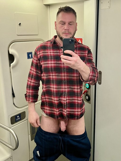 Hans Berlin - Riding on a train through Germany. Find me in the bathroom like this? 😈 https://t.co/rMsJ96sH3z