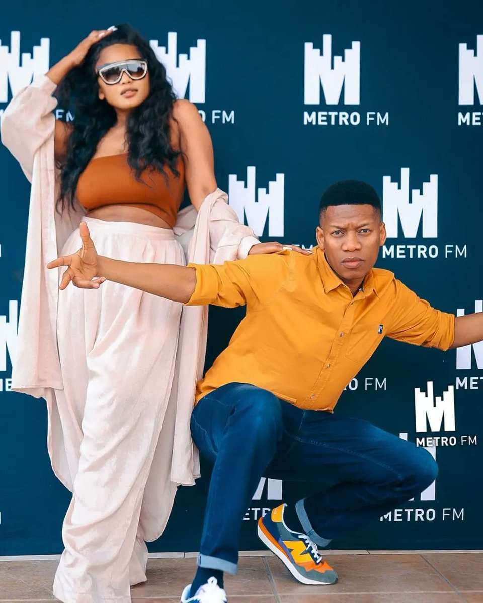 HendriccahM's tweet photo. Much love for you guys ❤️❤️❤️
#TML let's goooooo💃💃💃
#WordOfTheDay🥂🥂
#WhereIAm 💃💃💃
@METROFMSA
@Leratokganyago
@ProVerbMusic https://t.co/9PfEnUCHU3