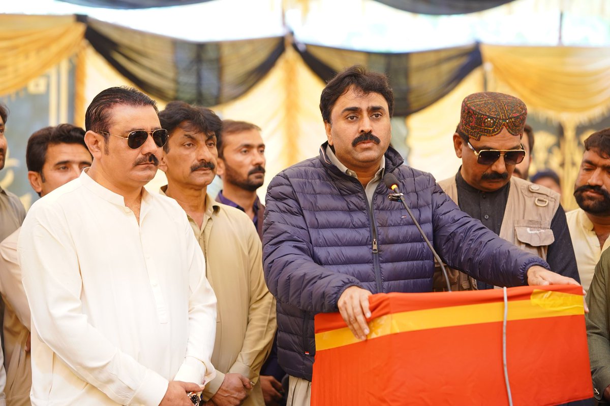 JamKhanShoroPPP's tweet photo. #حیدرآباد 30 جنوری 2024 

پاکستان پیپلز پارٹی کے امیدوار برائے ممبر صوبائی اسمبلی سندھ PS-60/سابق صوبائی وزیر آبپاشی سندھ جام خان شورو نے بدھ 31 دسمبر 2024 کو بی بی آصفہ بھٹو زرداری کی حیدرآباد ریلی کے سلسلے میں ورکرز موبلائزیشن کنونشن کی صدارت کی۔ 
1/2
@jamkhanshoro https://t.co/OxTgj04X1Z