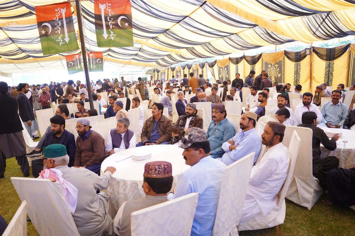 JamKhanShoroPPP's tweet photo. #حیدرآباد 30 جنوری 2024 

پاکستان پیپلز پارٹی کے امیدوار برائے ممبر صوبائی اسمبلی سندھ PS-60/سابق صوبائی وزیر آبپاشی سندھ جام خان شورو نے بدھ 31 دسمبر 2024 کو بی بی آصفہ بھٹو زرداری کی حیدرآباد ریلی کے سلسلے میں ورکرز موبلائزیشن کنونشن کی صدارت کی۔ 
1/2
@jamkhanshoro https://t.co/OxTgj04X1Z