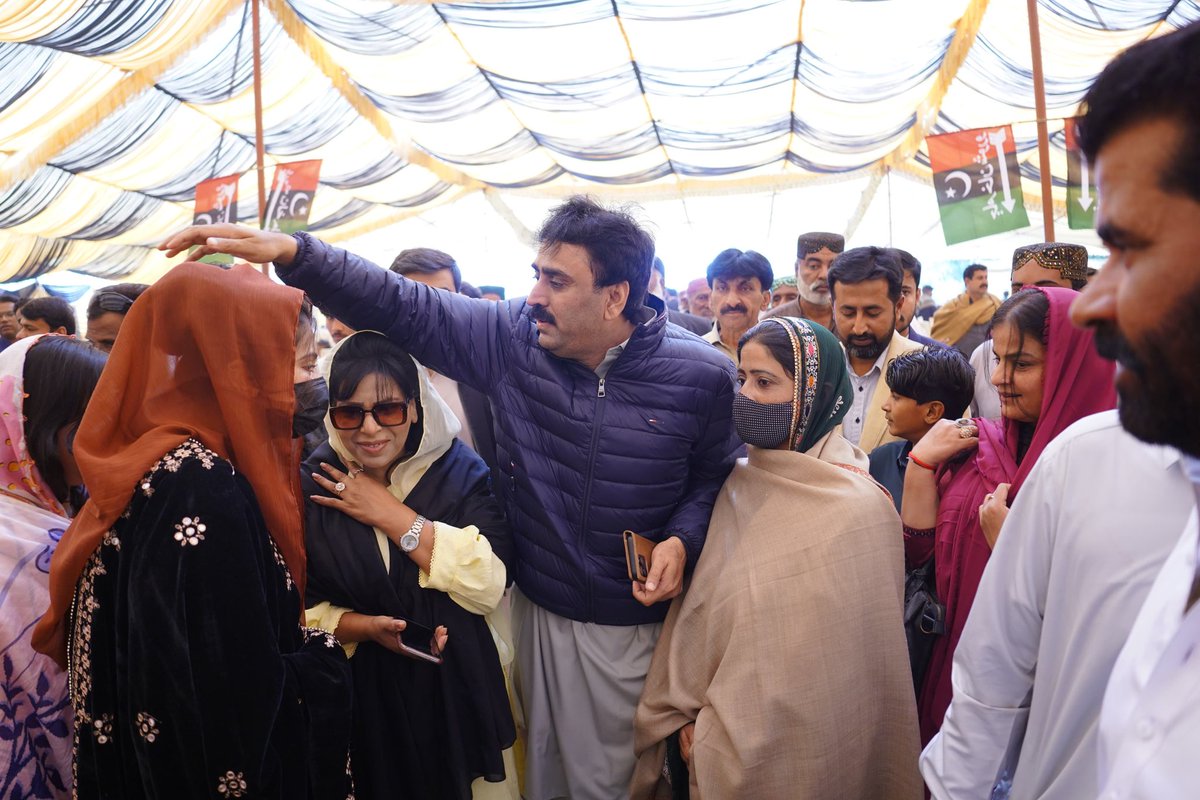 JamKhanShoroPPP's tweet photo. اجلاس میں سینئر پارٹی رہنماء، خواتیں، نوجواں، بزرگ اور حلقہ کے معززین نے بڑی تعداد میں شرکت کی۔ 

جام خان شورو نے تمام شرکاء پر زور دیا کہ وہ بی بی آصفہ بھٹو زرداری کی حیدرآباد میں ریلی میں بھرپور شرکت یقینی بنائیں۔
2/2 https://t.co/OIfSg7dJbP