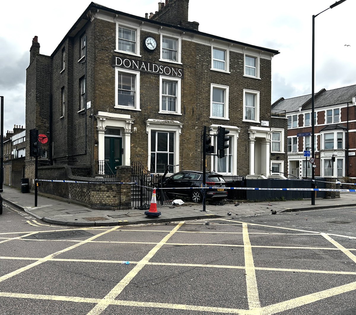Bob From Accounts 🚲 (@bobfromaccounts) on Twitter photo Hackney, Dalston Lane. 20mph Zone. Driver takes out two sets of traffic lights, iron railings and the front wall of this house. Now tell me why we don’t need mandatory speed limiters on cars ? Second incident in a week <a href="/carowoodley/">Caroline Woodley</a> <a href="/metecoban92/">Mete Coban MBE</a> Hackney, Dalston Lane. 20mph Zone. Driver takes out two sets of traffic lights, iron railings and the front wall of this house. Now tell me why we don’t need mandatory speed limiters on cars ? Second incident in a week <a href="/carowoodley/">Caroline Woodley</a> <a href="/metecoban92/">Mete Coban MBE</a>