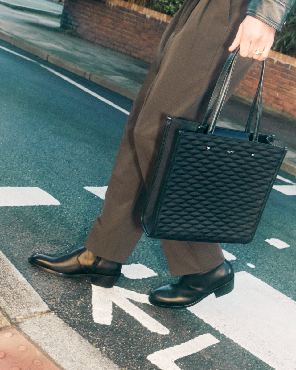jimmychoo's tweet photo. The Sammy Boot &amp; Tote - Spring 2024 #JimmyChoo
https://t.co/AoIHDcQgtc https://t.co/6t3q6PzIAR