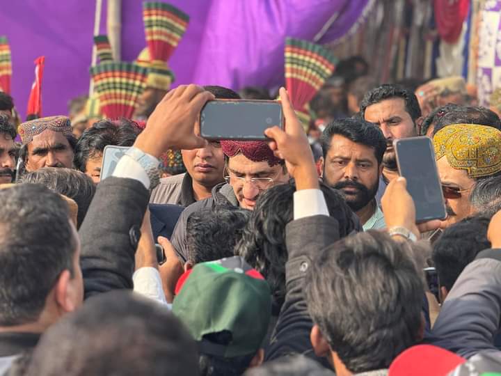 BakhtawarM123's tweet photo. وَتُعِزُّ مَن تَشَاءُ وَتُذِلُّ مَن تَشَاءُۖ
#PPP #PS77 🇵🇰🇱🇾❤️
#چنو_نئی_سوچ_کو https://t.co/KEvMxPyG2R
