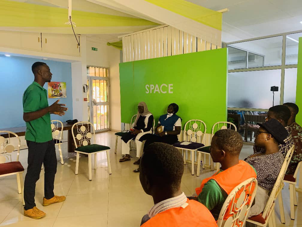 CESC_TOGO's tweet photo. 𝗥𝗲𝘁𝗼𝘂𝗿 𝘀𝘂𝗿 𝗹𝗲 𝗽𝗿𝗼𝗷𝗲𝘁 𝗱𝗲𝗱𝗶𝗲 𝗮 𝗹𝗮 𝘀𝗼𝘂𝘃𝗲𝗿𝗮𝗶𝗻𝗲𝘁𝗲 𝗮𝗹𝗶𝗺𝗲𝗻𝘁𝗮𝗶𝗿𝗲 𝗹𝗼𝗰𝗮𝗹𝗲 𝗽𝗮𝗿 𝗹𝗲 𝗱𝗲𝘃𝗲𝗹𝗼𝗽𝗽𝗲𝗺𝗲𝗻𝘁 𝗱𝗲 𝗹'𝗮𝗴𝗿𝗶𝗰𝘂𝗹𝘁𝘂𝗿𝗲 𝗱𝘂𝗿𝗮𝗯𝗹𝗲

Savez vous que la pratique de l’agriculture durable est une solution…1/2 ⤵️ https://t.co/KkAYzH7Lfl