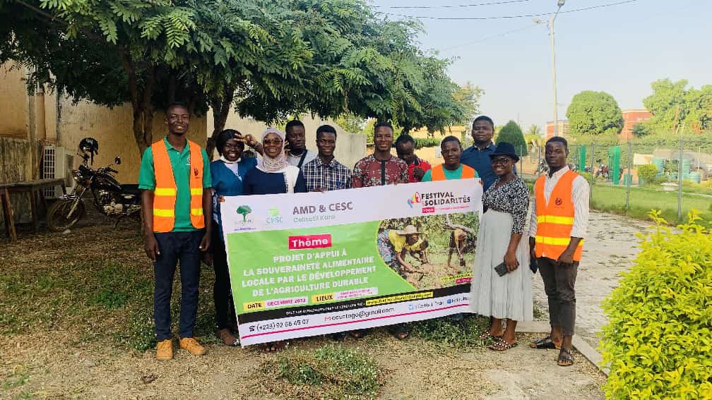 CESC_TOGO's tweet photo. 𝗥𝗲𝘁𝗼𝘂𝗿 𝘀𝘂𝗿 𝗹𝗲 𝗽𝗿𝗼𝗷𝗲𝘁 𝗱𝗲𝗱𝗶𝗲 𝗮 𝗹𝗮 𝘀𝗼𝘂𝘃𝗲𝗿𝗮𝗶𝗻𝗲𝘁𝗲 𝗮𝗹𝗶𝗺𝗲𝗻𝘁𝗮𝗶𝗿𝗲 𝗹𝗼𝗰𝗮𝗹𝗲 𝗽𝗮𝗿 𝗹𝗲 𝗱𝗲𝘃𝗲𝗹𝗼𝗽𝗽𝗲𝗺𝗲𝗻𝘁 𝗱𝗲 𝗹'𝗮𝗴𝗿𝗶𝗰𝘂𝗹𝘁𝘂𝗿𝗲 𝗱𝘂𝗿𝗮𝗯𝗹𝗲

Savez vous que la pratique de l’agriculture durable est une solution…1/2 ⤵️ https://t.co/KkAYzH7Lfl