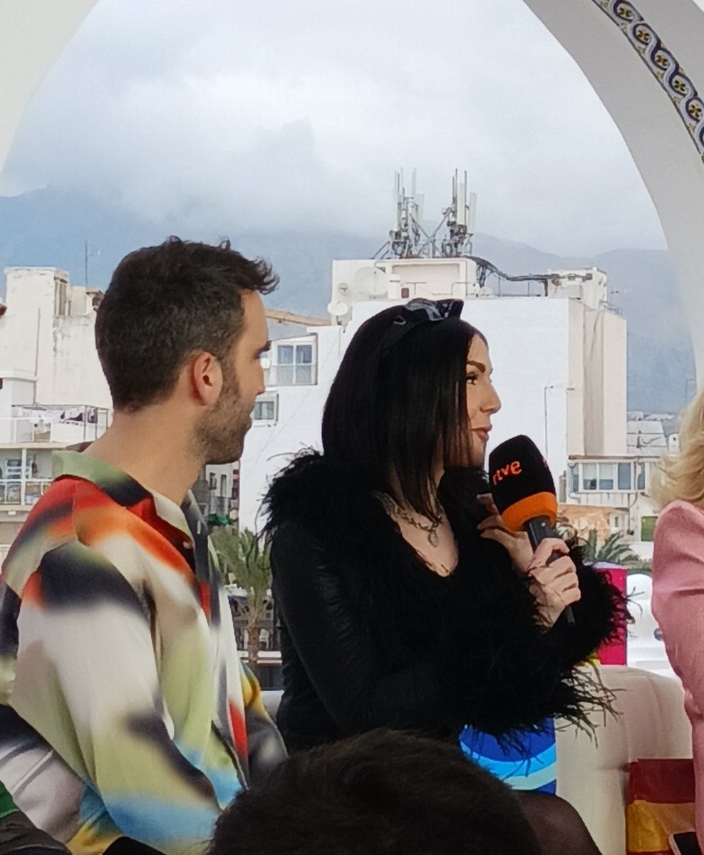 claauufer's tweet photo. Inés Hernand (@InesRisotas): "Vengo de luto por Álvaro Mayo. Vivan los gays". 
JAJAJAJAJAJAJAJAJAJAJAJJAAJAJ la amo 
#BenidormFest https://t.co/aESOKZM3z1