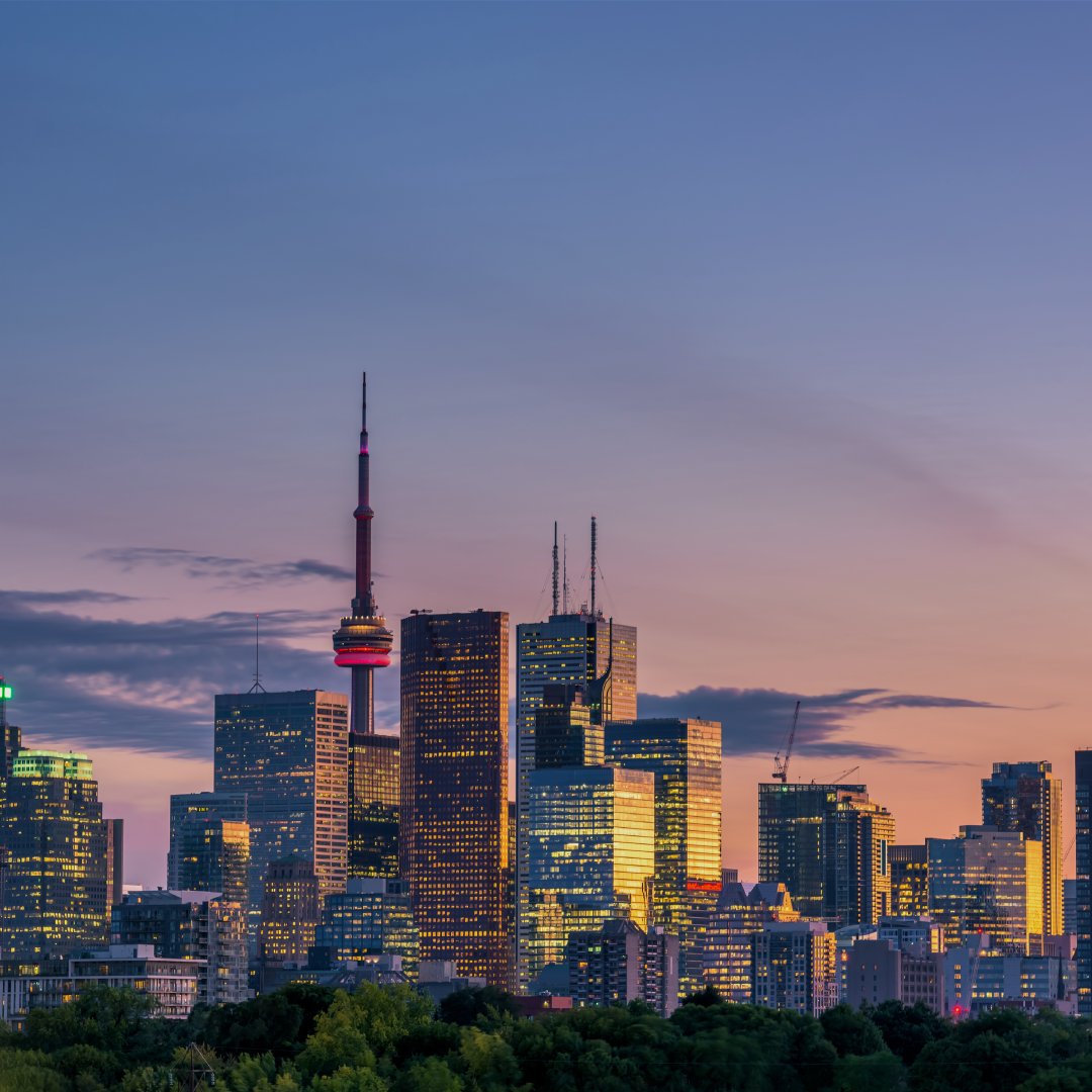 From Riverdale's perch, a metropolis unfurls its vibrant story. 🌆
-
-
#TorontoCityView #RiverdaleAvenue #OntarioCanada #CitySights #ExploreToronto #RiverdaleViews #TorontoVibes #VacationRentals #BucketList #LuxuryVacationRentals #OnlineHotelBooking #LuxuryHotel #Travelarii