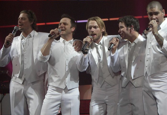 simplymikeygra1's tweet photo. That’s what it’s all about @MRMIKEYGRAHAM, always 5! ☘️ (Credit- Bethan Wilson Flickr) #SimplyMikeyGraham #MikeyGraham #Boyzone #AlwaysFive #WeLoveYouMikey #OurFave https://t.co/z7YJezLJsL