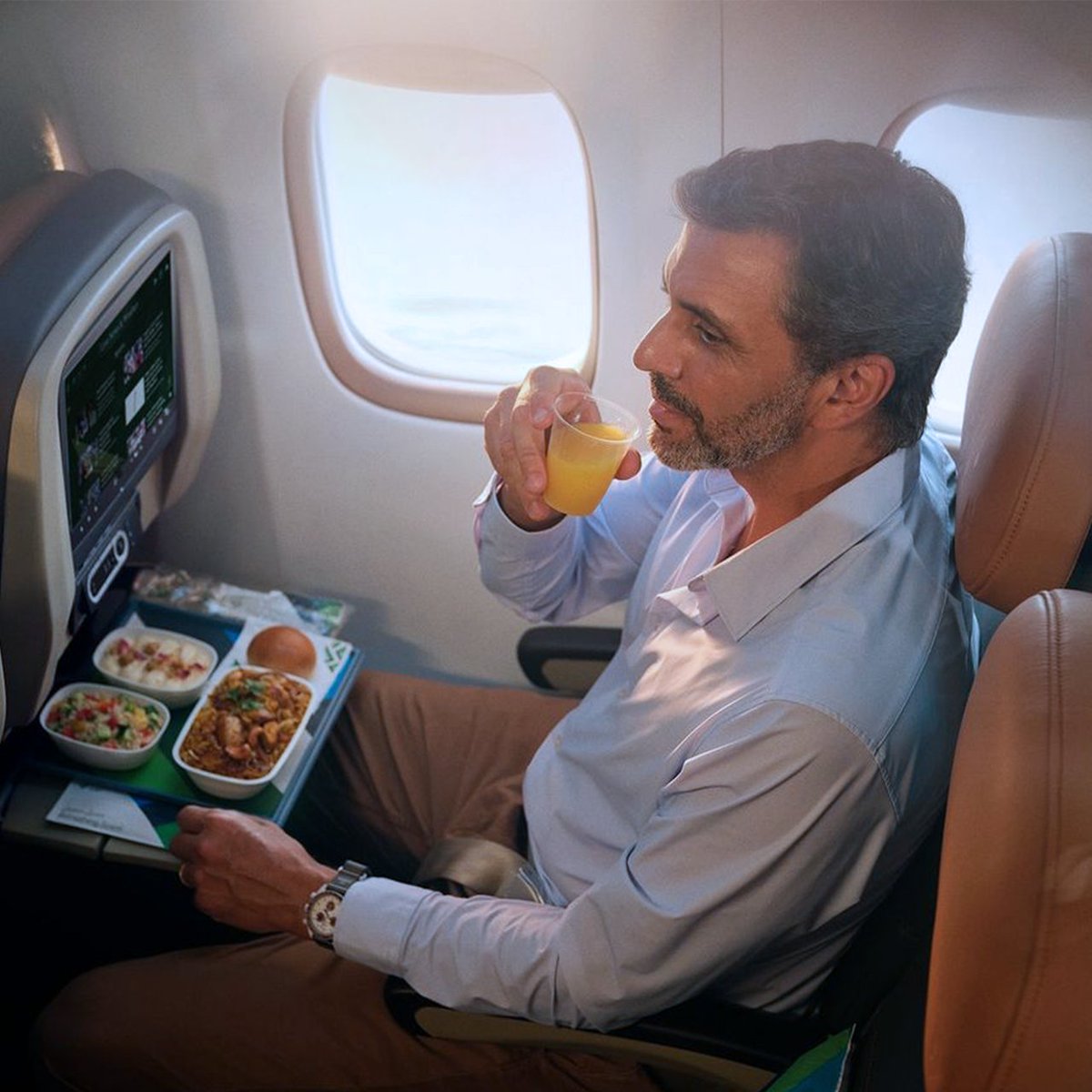 💚✈️ Make a green choice on your next flight with @SaudiAirlinesEn by pre-selecting your meal! Not only does this ensure you get the dish you desire, but it also helps reduce food waste, making your journey more sustainable. #SkyTeam #Sustainability #SaudiAirlines