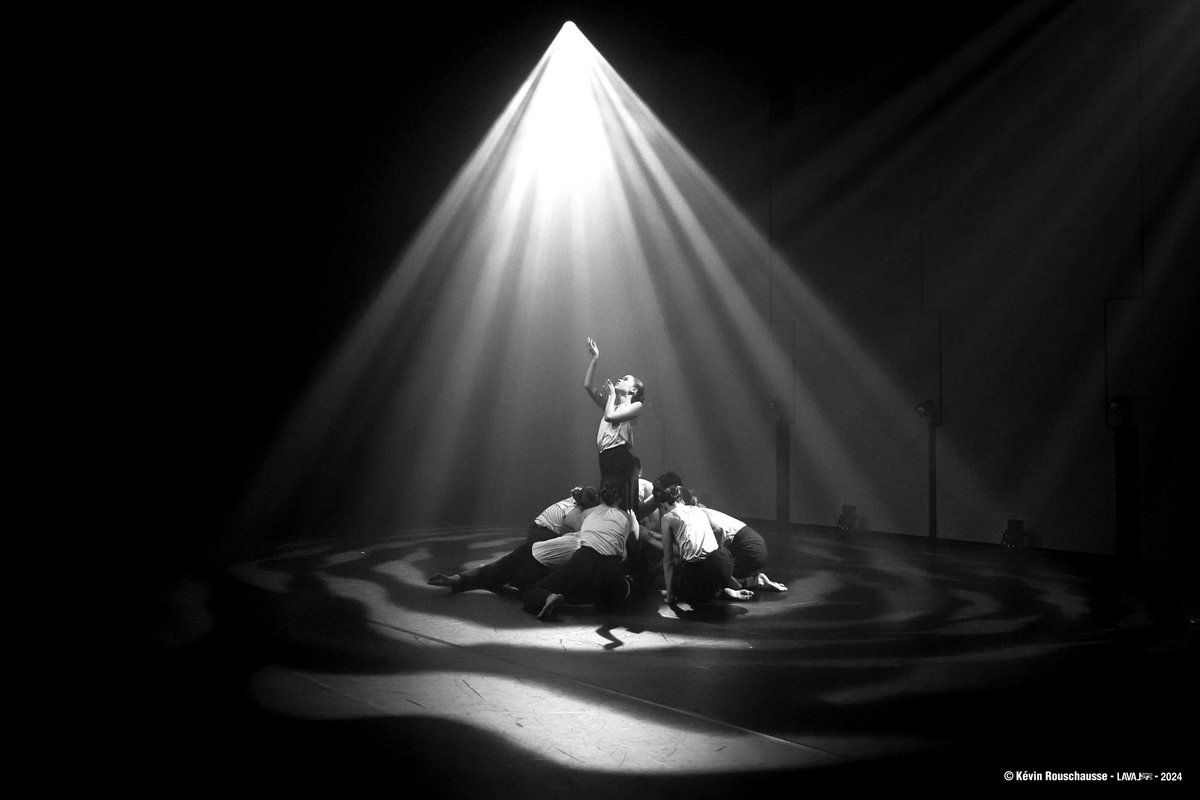 KRouschausse's tweet photo. Photos du Mois / #Janvier2024 
#maselection #photographie 📸
© @Laval_la_Ville https://t.co/c51v9655Bs