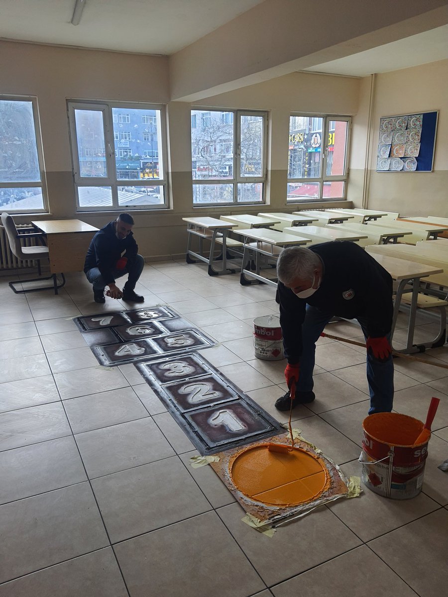 YASARDOGUI's tweet photo. Geleneksel Çocuk Oyunlarına hazırlık Yapıyoruz.Ogrencilerimize tatil dönüşü sürprizi olacak.Yasar Doğu ilkokuluna yardımlarından ötürü de Kagithane Belediyesine teşekkürlerimizi sunarız.@istanbulilmem @KagithaneBelTR @kagithane_mem @zekeriyaz https://t.co/ZBFaJ75qBU