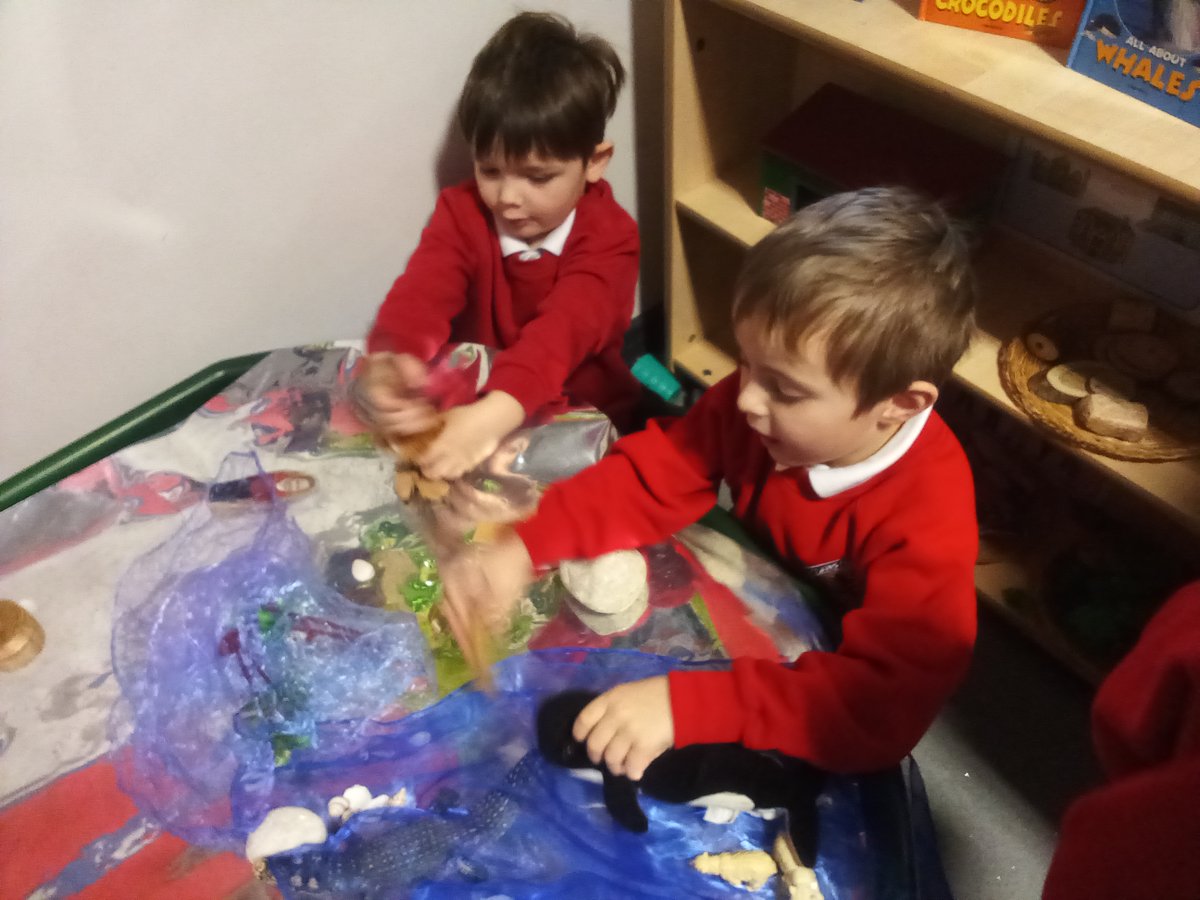 GCPFS2's tweet image. Using our mini-me characters to retell the story of Walking Through the Jungle by Debbie Harter. @PrimaryGreat #gcpearlyyears #gcpliteracy