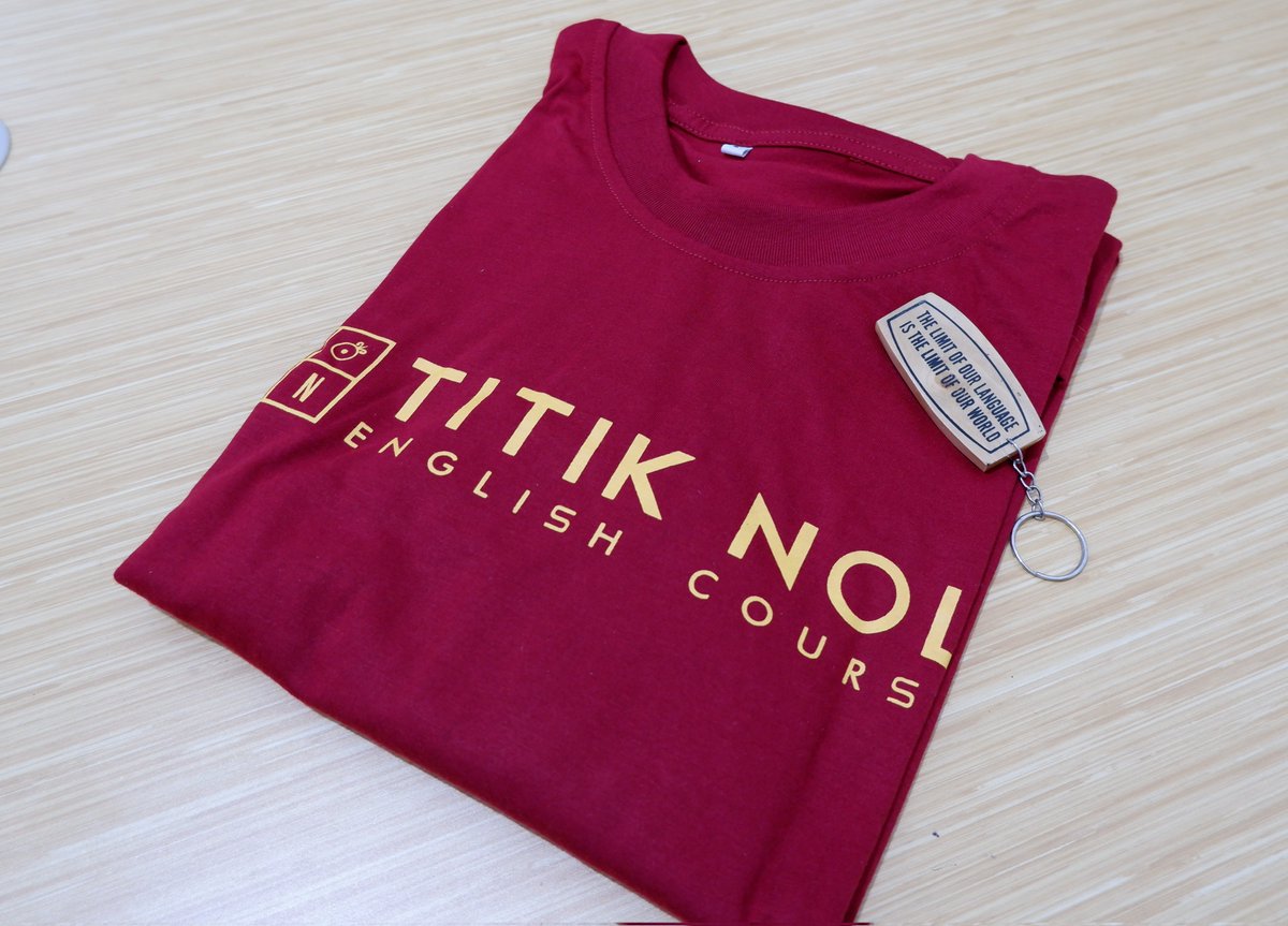 titiknolenglish's tweet photo. Giveaway Terakhir Titik Nol English 🎁

🎁 Kaos Titik Nol 

syaratnya: 
1. RT &amp; like
2. Follow akun @titiknolenglish

-buat 1 orang yg beruntung 
-ongkir ditanggung minol 😉
-diumumin 2 Februari 2024

#giveaway #zonauang https://t.co/4CxnYBYds2