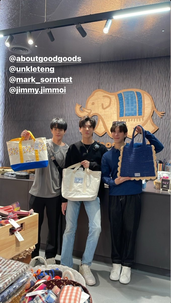 ParkPlanett's tweet photo. IGs UPDATED!!

"คิดถึงจึงรวมตัว❤️"

3 หนุ่มรวมตัววว~~

#เชื่อใจป๊าก #Chuejaipark #MarkIIV #jimmy_jimmoi https://t.co/Lm4Ce1rXww