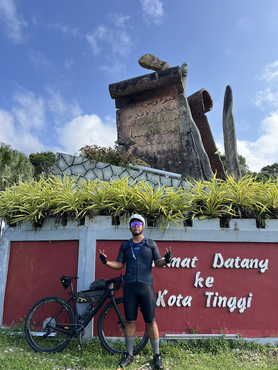 MeanMijer's tweet photo. Aah betul. Dah saiz M.
#NeverNotTraining https://t.co/B0hzMP3xkY