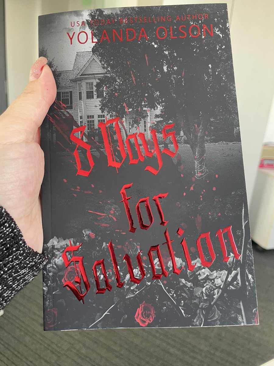 OdiousFury's tweet photo. I’ve been a busy bee: so, a little late post.

But, I’m in love with this special edition.
this book is one of my favorite!

This is not a romance book, check TWS before reading! 
#darkremedies #horror #womeninhorror #horrorlover #horrorbooks #yolandaolson #8daysforsalvation https://t.co/i0ZS7mVyrG