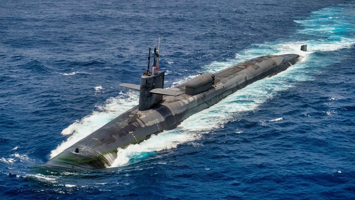 Every time #China decides to provoke states around #SouthChinaSea & #Japan over #SenkakuIslands, it needs to be reminded of the 2010 incident when the Obama Administration ordered 3 SSBN submarines to surface near China as a warning to #PLAN. @alessionaval 1/2