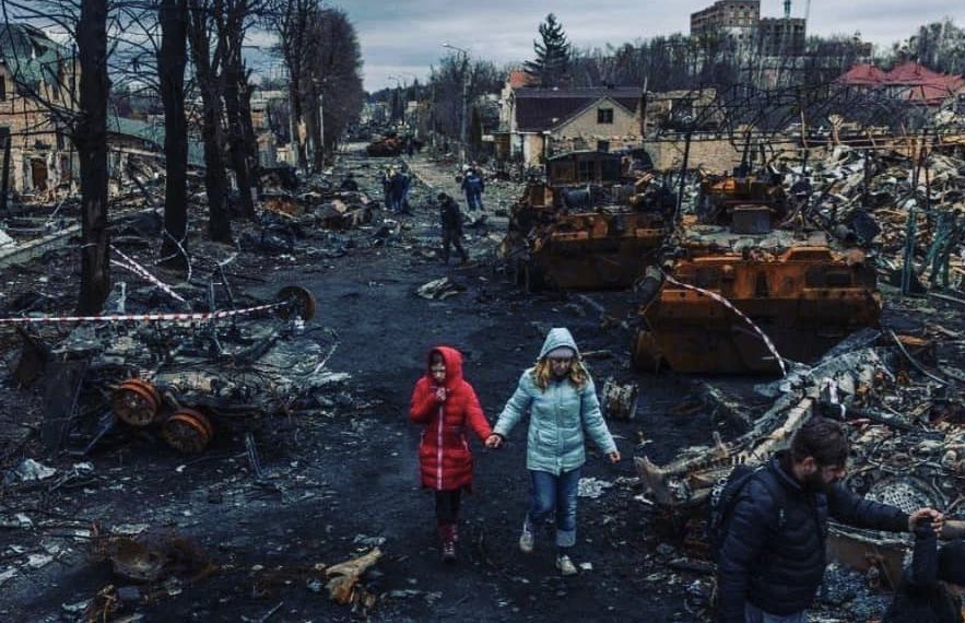 Was muss passieren, damit die Welt aufwacht?

#ArmUkraineNow 

#RussialsATerroristState 
#RussiaWarCrimes 

🧵…
rubryka.com/ru/article/war…