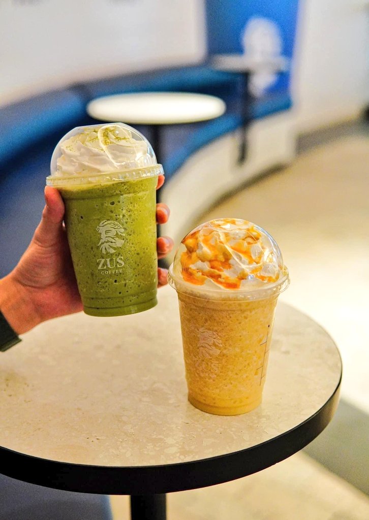 joeboyking93's tweet photo. ZUS COFFEE memang tak rilek erkk.. Untung dekat customer2 yang sentiasa support.. Akan sentiasa ada BUY 1 FREE 1..

Selaku terpaling ex staff ZUS COFFEE, aku nak share MENU² CUSTOM yang korang boleh apply dekat ZUS COFFEE.. Dan confirm takkan mengecewakan tekak korang..

📌Thread https://t.co/UzSsSqAvcC