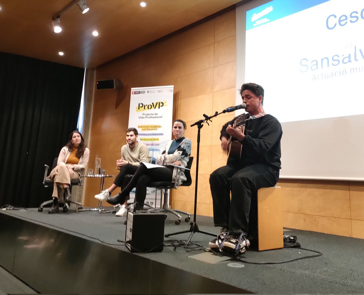 Avui amb <a href="/consorciedubcn/">Consorci d'Educació</a> i <a href="/femcat/">FemCAT - Fundació d'Empresaris de Catalunya</a> som a <a href="/barcelonactiva/">Barcelona Activa</a> a la 2ona conferència de #Treballambvalors que forma del Projecte de Vida Professional. Ha presentat  sessió <a href="/Carol_LG/">Carol Lorenzo</a> hem compartit les experiències de <a href="/innovamat_es/">Innovamat</a> <a href="/ArtePaliativo/">artepaliativo</a> , música i projectes de l'alumnat