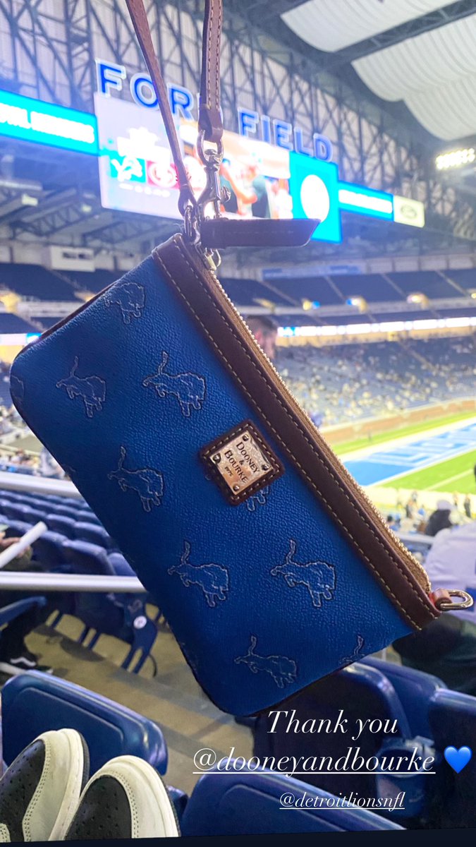 A little gift from <a href="/dooneyandbourke/">Dooney & Bourke</a> and I’m obsessed with it. 💙 Time to put it away but she’ll definitely come out next season!! #DetroitLions