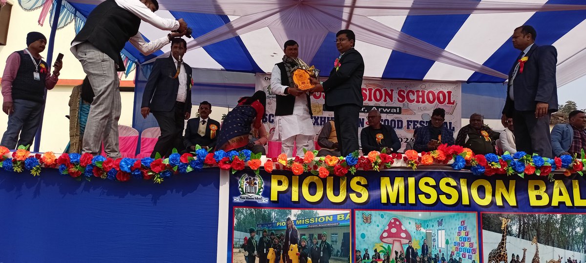 PappuVermaRLSP's tweet image. अरवल रोजपर #pious मिशन #स्कूल में आज बच्चों द्वारा मनोविज्ञान साइंस प्रदर्शन में हिस्सा लिया इस स्कूल का डायरेक्टर पप्पू जी एवं सभी प्रिंसिपल को हृदय से धन्यवाद बच्चों को भी धन्यवाद क्योंकि बहुत प्रतिभा बच्चों द्वारा किया गया इसके लिए स्कूल डायरेक्टर को धन्यवाद