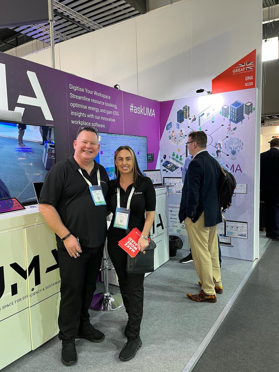 re_sauce_'s tweet photo. The very lovely Emily Fox is here helping me with the #ISE Show as it’s packed! So if you see us walking the show, do stop and say Hi.
#resauce #avtweeps #ise2024 #avislife

@askuma_ai  @Plexus_AV  @DTools https://t.co/YvXg32LoZs