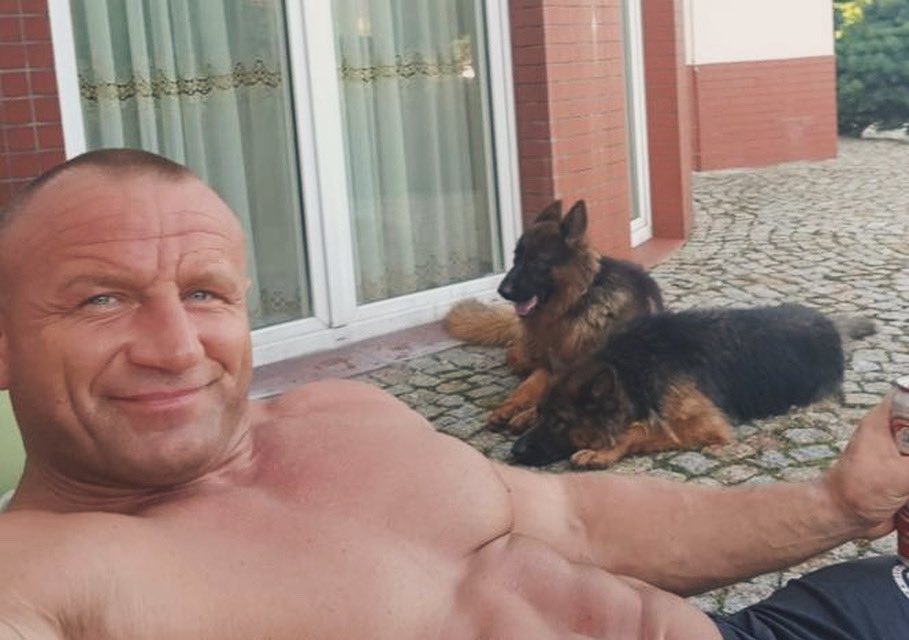 PudzianOfficial's tweet image. Narkotyki to zło, które krzywdzi Ciebie, osoby w Twoim otoczeniu, dzieci i nawet… zwierzęta. Wszystko jest dla ludzi, ale trzeba robić to z głową.