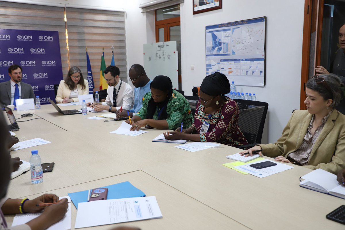 uk_mali's tweet photo. Le vendredi 26 Janvier à @oim_mali , s’est tenue la première réunion du Groupe de Dialogue pour l’Autonomisation des Femmes #GDAF dont le 🇬🇧 assure désormais le role de co-lead avec @onufemmesmali
👇🏽 https://t.co/aukRAfiXFy