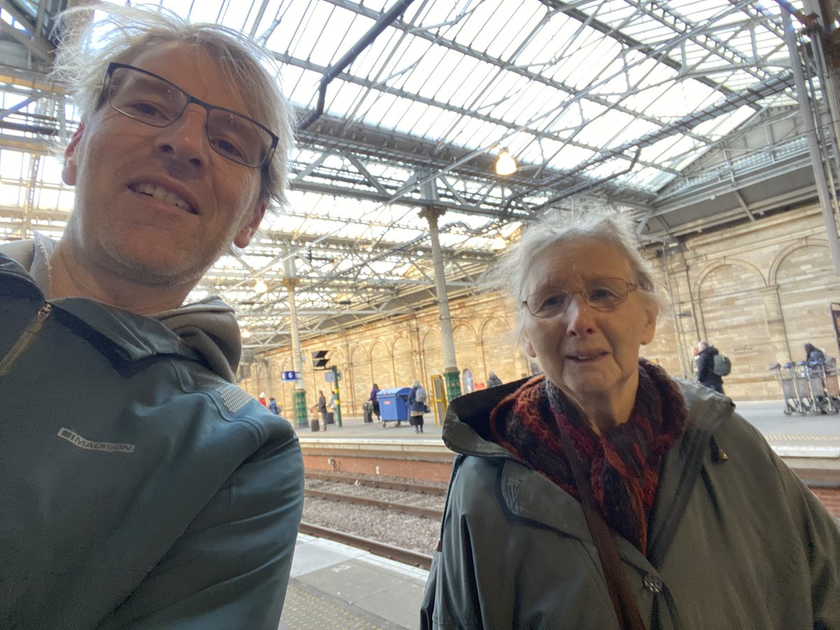 boeRobin's tweet image. Thank you, Helen, and all, @TheMeltingPotEd and @jimthemagician for your care and incredible deduction work, helping reunite my Mum who suffers from
#dementia 🥰🙏 …she was so determined to do her bit helping the twins that she left home and took herself to @NetworkRailEDB