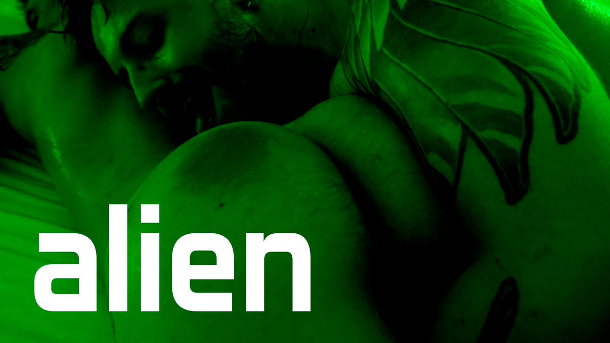 DeanAndMacy's tweet photo. Dean &amp; Macy Present:

     👽ALIEN🛸

35 minutes of goo, eggs, and the best worst acting you've ever seen (we had so much fun 😅 but it's also pretty fucking hot)

⤵️
OF: deanandmacy https://t.co/x2jez27Ken