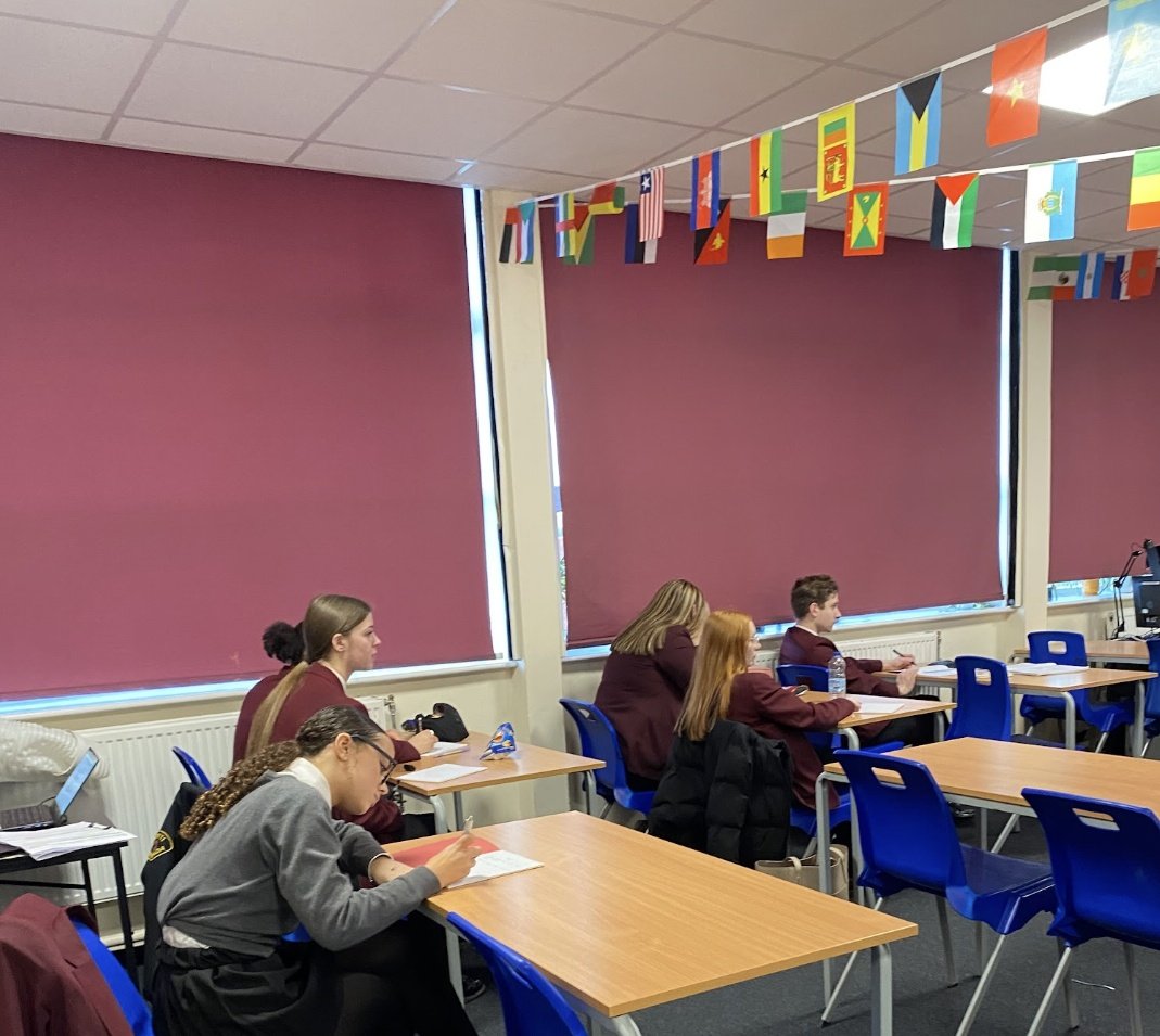 BroadoakSch's tweet photo. Geographers doing some preparation for their mock exam in a few weeks time with Mr Stott 🌍 #BOS_work https://t.co/N6IVd4uwTf