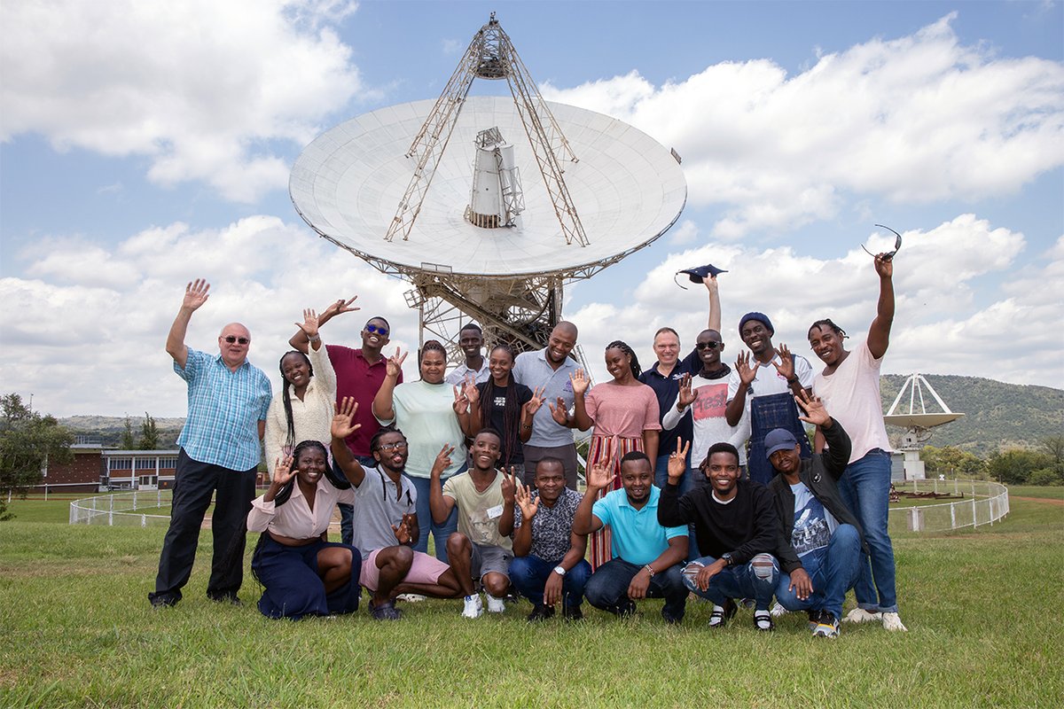 SKA_Africa's tweet image. Development in Africa with Radio Astronomy (DARA) project makes astronomy training accessible to students based at historically disadvantaged institutions in South Africa

Read More
sarao.ac.za/news/developme…

#radioastronomy #astronomy #science #southafrica